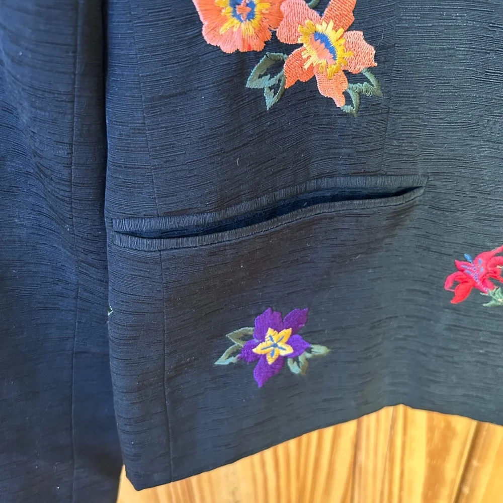 Anna Carole Jacket‎ 100% Silk Black with Colorful Floral Embroidery Pockets 10